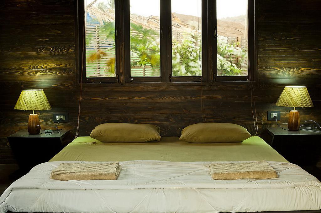 Ecowoods Village Spa & Yoga Retreat Morjim Bagian luar foto